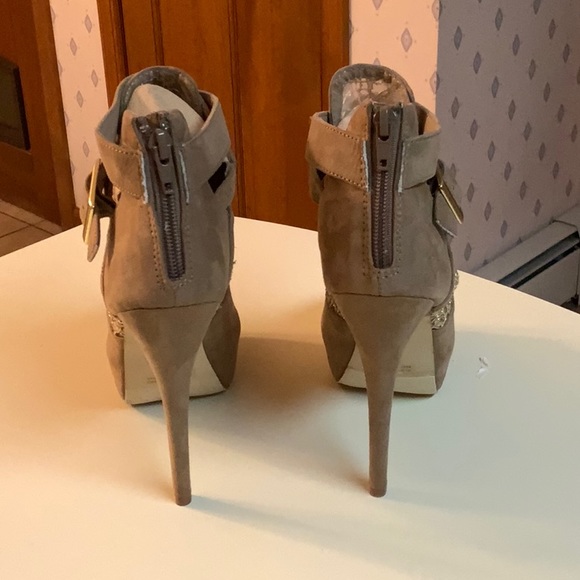 Styluxe Platform Booties - Picture 4 of 6